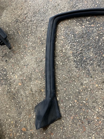 SUBARU 63521AG100 в наличии Винница