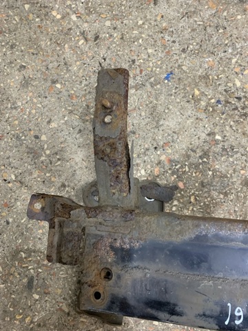 Балка бампера переднего 64900D7000 HYUNDAI