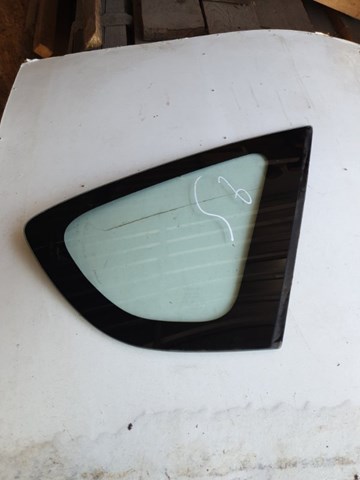 Стекло багажного отсека, правое 65209FG000 SUBARU