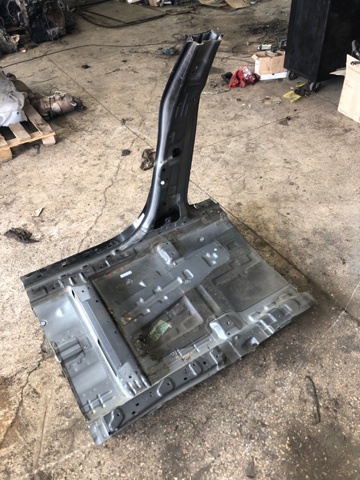 Амортизационная стойка центральная, правая 714022PB00 HYUNDAI