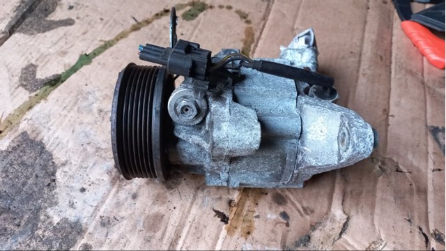 Компрессор системы кондиционирования 73111SC001 SUBARU