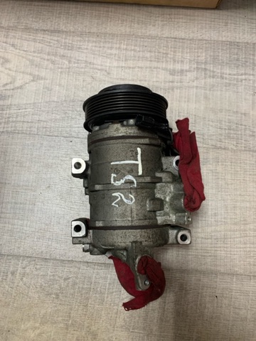 Насос кондиционера 73111XA010 SUBARU