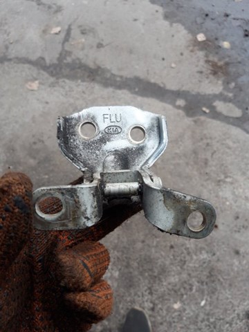 Петля передней двери левая 793103E000 HYUNDAI