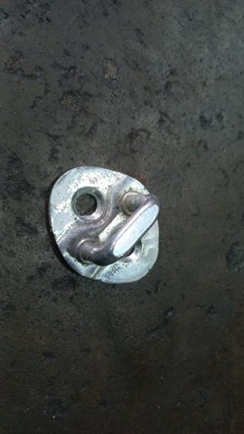 Петля-зацеп (ответная часть) замка двери задней 813501H000 HYUNDAI