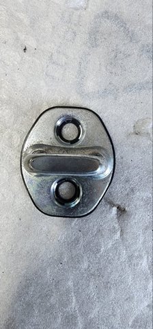 Фиксатор/петля (зацеп) замка двери передней 81350A4000 HYUNDAI