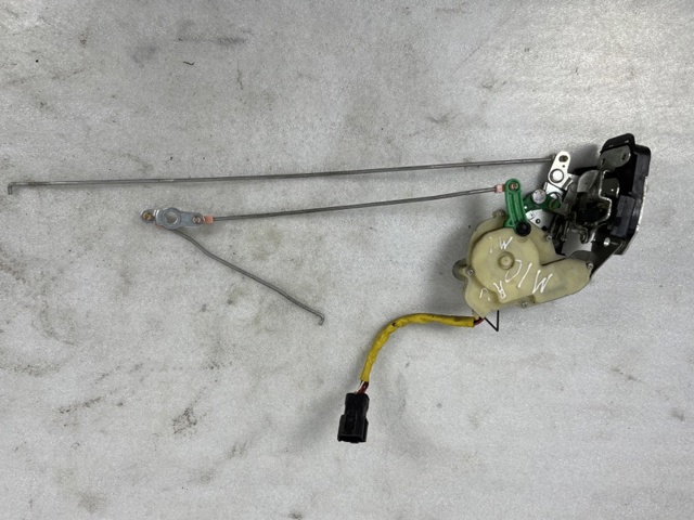 Замок задней левой двери 814103E010 HYUNDAI