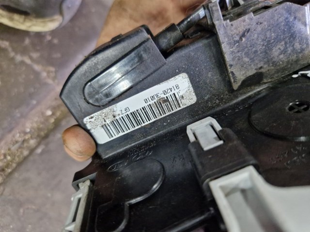 HYUNDAI 814203U010 Замок двери задней правой в наличии Киев