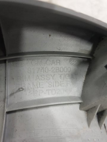 Облицовка багажника пятой двери 817402B000J4 HYUNDAI