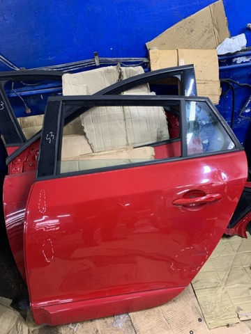 Задняя левая дверь 821012909R RENAULT