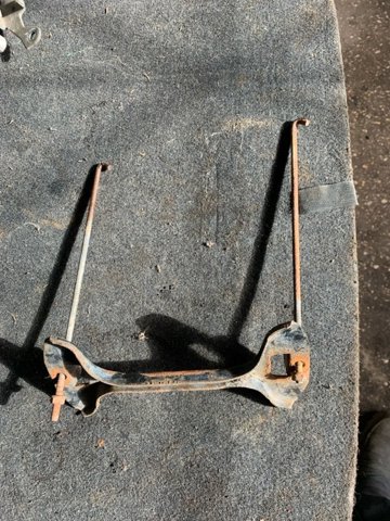 Крепление аккумулятора 82182AA040 SUBARU
