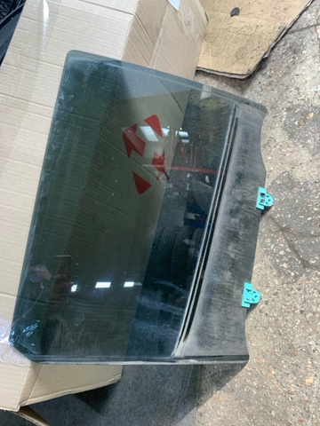 Окно задней двери 823001KK1A NISSAN