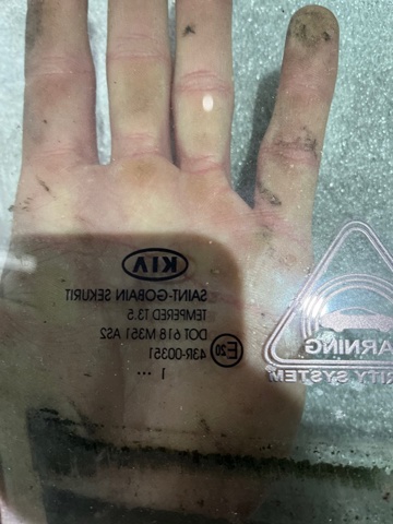 HYUNDAI 824113U000A Стекло двери передней левой в наличии Чернигов