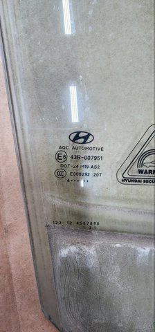 824212S000 HYUNDAI Стекло двери передней правой купить в Кривой Рог