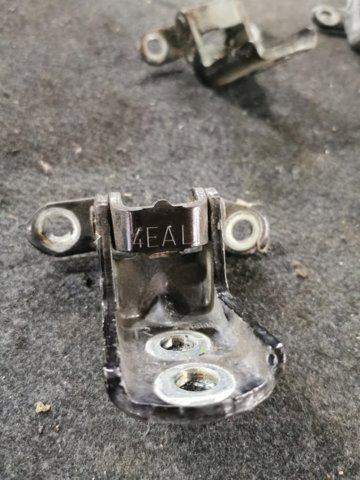Петля передней двери, левой 824214EA0A NISSAN