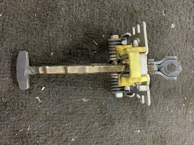 Ограничитель двери, задний 824306303R RENAULT