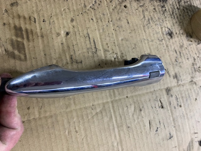 Ручка двери передней наружная 826512S720 HYUNDAI