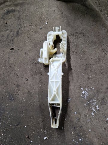 Держатель наружной ручки двери, передней левой 826552S000 HYUNDAI