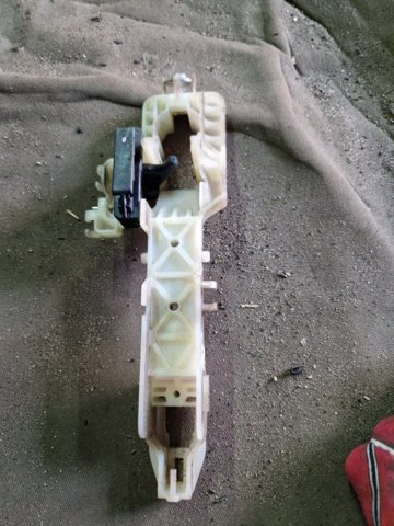 Держатель наружной ручки двери, передней левой 826553U000 HYUNDAI