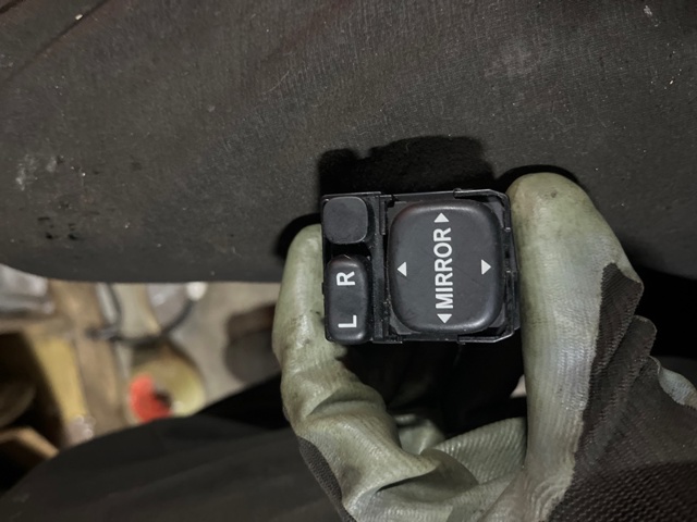 Блок управления зеркалами заднего вида, на торпедо 83061FG000 SUBARU