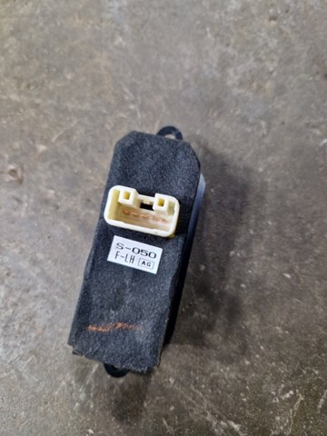 83071AG040 SUBARU Кнопка включения мотора стеклоподъемника задняя купить в Ужгород