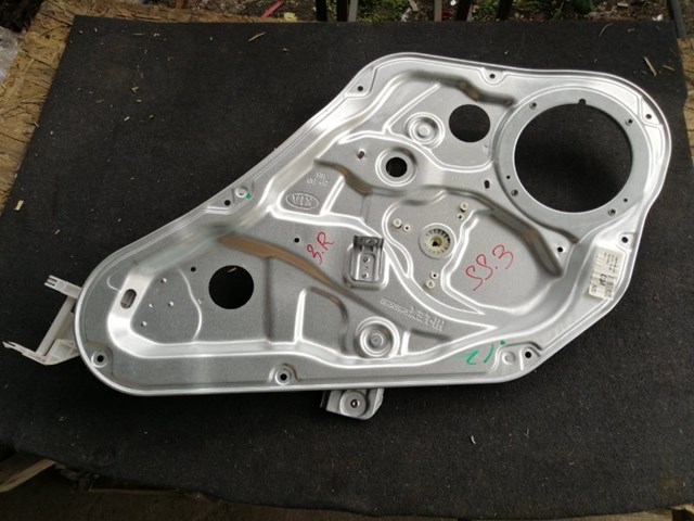 Стеклоподъемник задней правой двери 834022P000 HYUNDAI