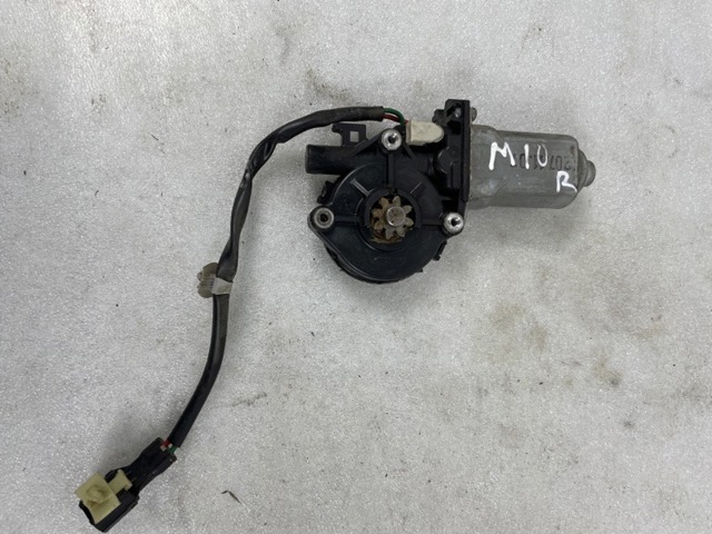 Моторчик стеклоподъемника двери задней, левой 834503E000 HYUNDAI