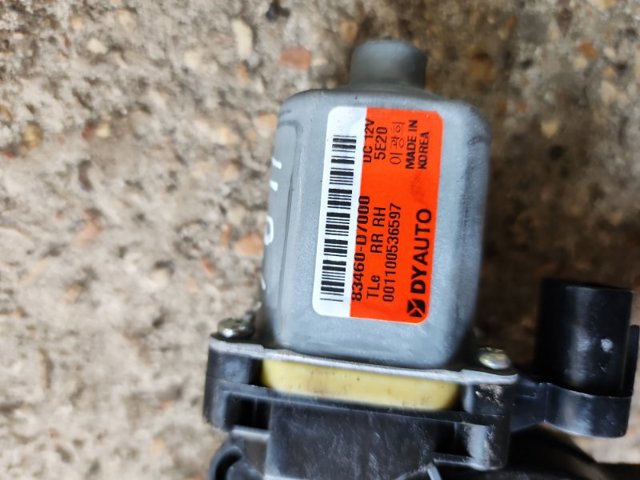 Мотор стеклоподъемника двери задней, правой 83460D7000 HYUNDAI