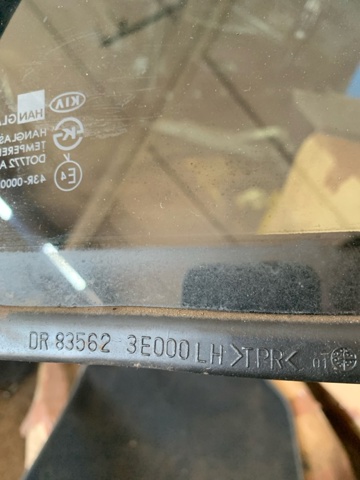 HYUNDAI 835613E030 Стекло-форточка двери задней левой в наличии Украина