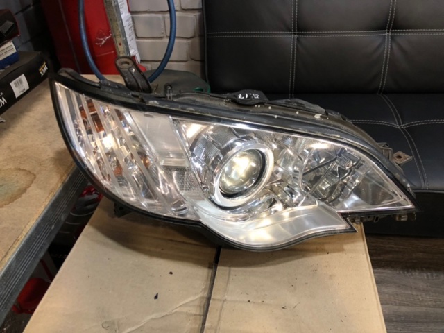 Фара основная правая 84001AG381 SUBARU