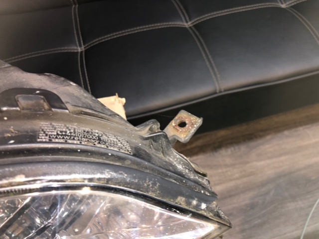 SUBARU 84001AG381 Правая фара в наличии Кривой Рог