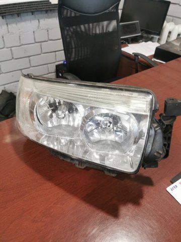 Фара передняя правая 84001SA860 SUBARU