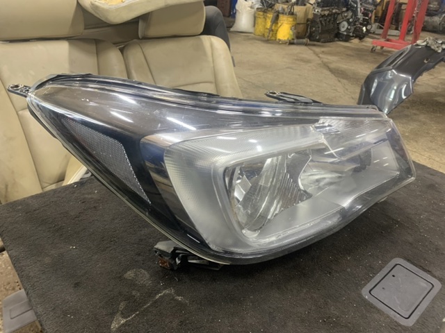 SUBARU 84001SG220 Правая фара в наличии Хмельницкий