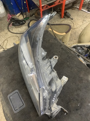 84001SG220 SUBARU Фара правая купить в Полтава