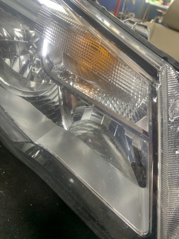 SUBARU 84001SG220 Правая фара в наличии Львов