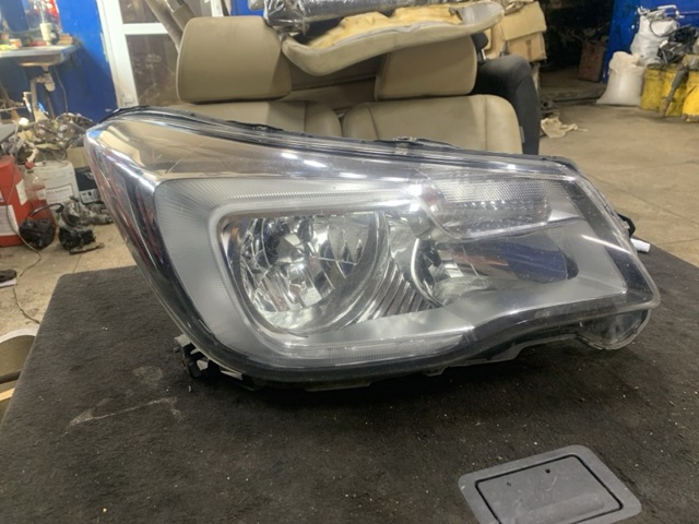 Правая блок фара 84001SG220 SUBARU