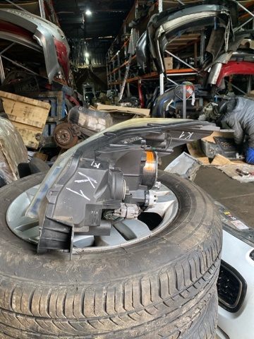 84002SG020 SUBARU Фара правая купить в Николаев