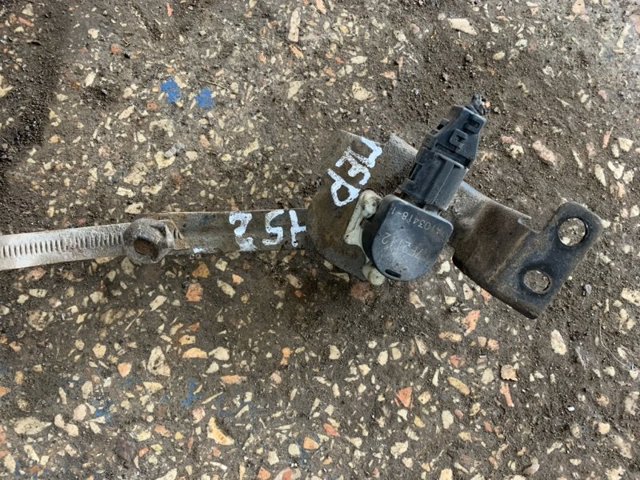 Датчик уровня наклона кузова  84021AG000 SUBARU