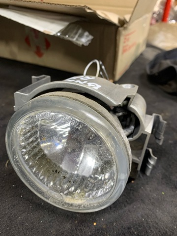 Туманка правая 84501AG080 SUBARU
