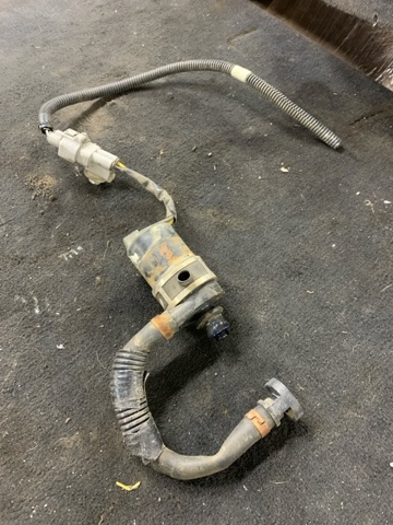 Электропомпа омывателя переднего стекла 86611FE030 SUBARU