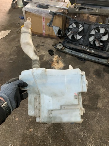 Водяной бачок омывателя стекла 86631SC030 SUBARU