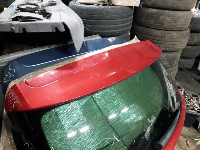 Спойлер крышки багажника 872112Y000 HYUNDAI