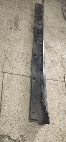 Накладка наружняя (молдинг) порога, правый 877522W000CA HYUNDAI