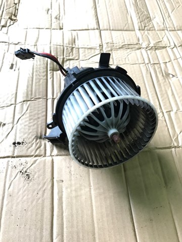Моторчик печки 8K2820021C VAG