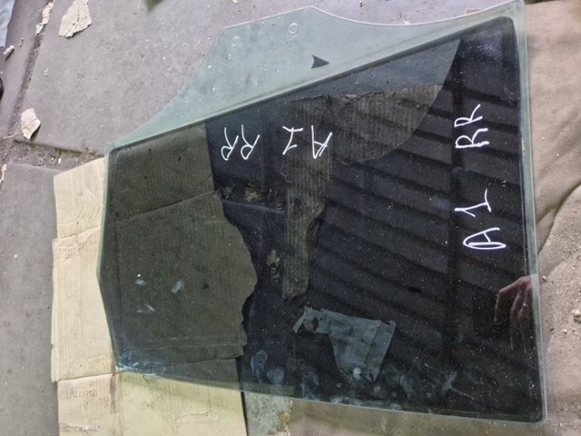 Окно задней двери 8R0845206F VAG