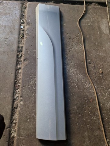 Накладка задней правой двери, нижняя 8R0853970EGRU VAG