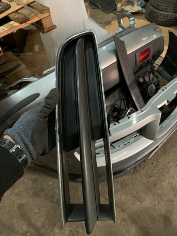 Решетка радиатора правая 91121XA21A9E SUBARU