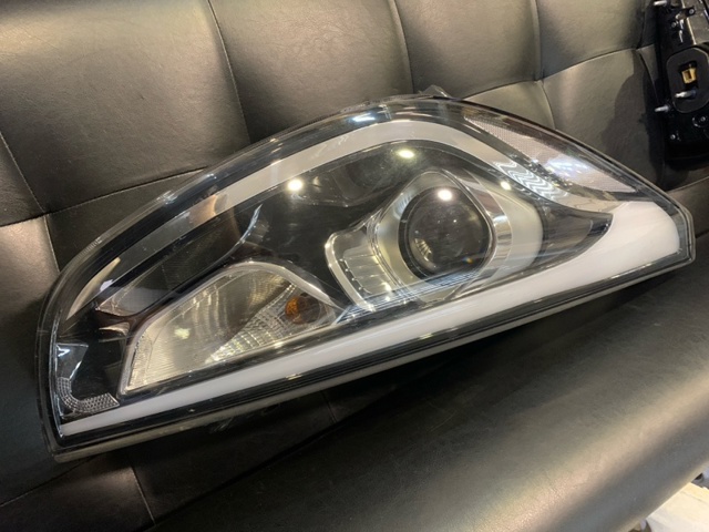 HYUNDAI 921022S610 Фара правая в наличии Львов