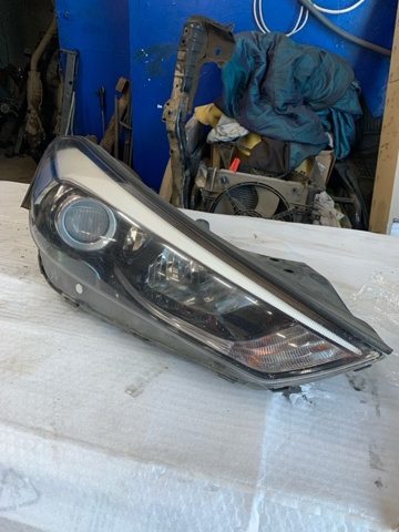 Фара правая 92102D7101 HYUNDAI