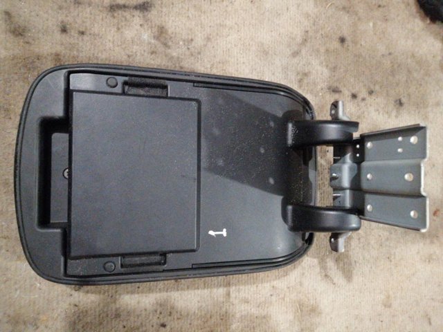 Крышка подлоктника 92114SC000JC SUBARU