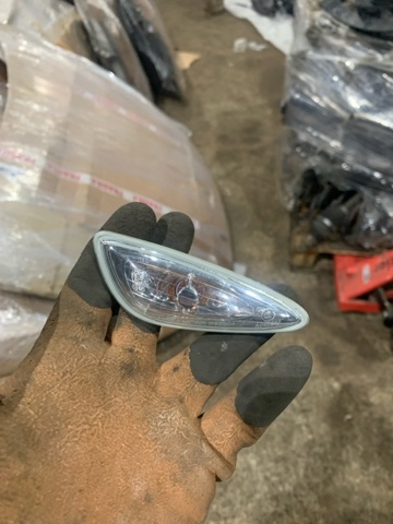 Повторитель поворота на крыле, правый 923043S000 HYUNDAI